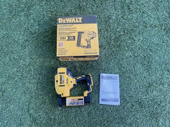 Dewalt 20v Max XR Brushless 18ga Brad Nailer Model DCN680 (Tool Only)