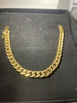 Gold Tone Cuban Link Chain Bracelet