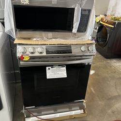 Samsung Slide In Gas Range And Microwave