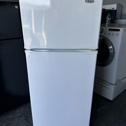 Whirlpool Refrigerator (1 Month Warranty)