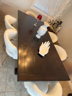 RH dinning table