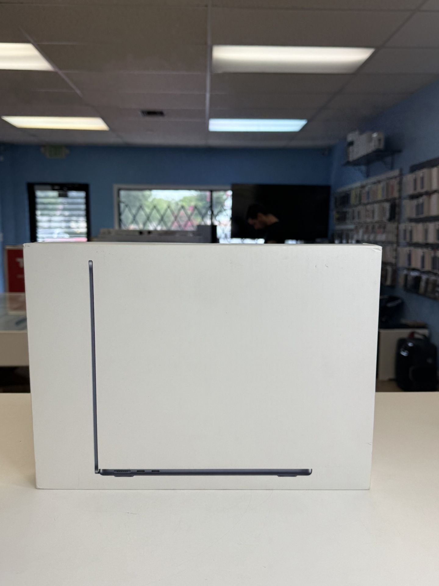 MacBook Air M3 16GB Ram 512ssd New Sealed with Apple care till Sep 2025