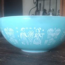 Vintage Pyrex Amish Bowl