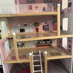 FREE Small Doll House