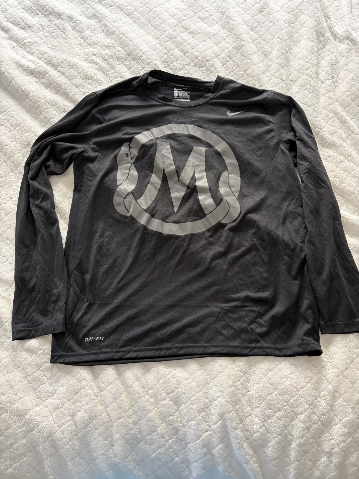 BRAND NEW NIKE KOBE LONG SLEEVE LARGE