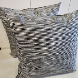 Blk/White Stripe Indoor/Outdoor Pillows 