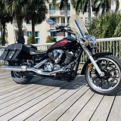2014 Yamaha V Star 950 Super nice clean One Owner Bike ** Yes Financing **