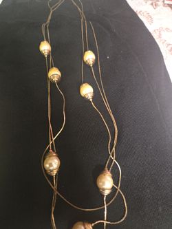 COLLAR GOLD COLOR .