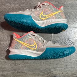 Kyrie 4 Low N7 Desert Sand