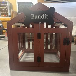 WLO Wood Dog House 