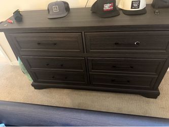 Queen bedroom set