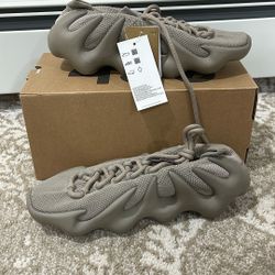 Yeezy 450s Shoes Size 6 And 1/2