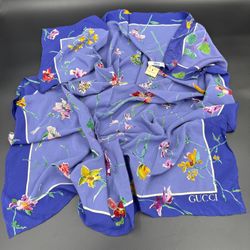GUCCI RARE VINTAGE NWT  / Sky Blue “Flora” SILK SCARF 35” x 35” NEW 1970’s Tag
