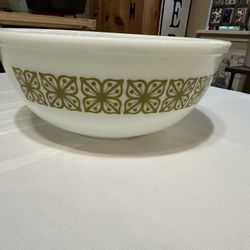 Vintage Pyrex 404 “Square Flowers” 4 Quart Mixing Bowl. 
