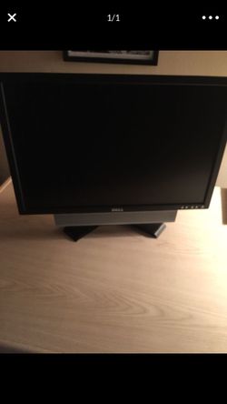 SMALL TV WITH REMOTE APPROX 15x 14