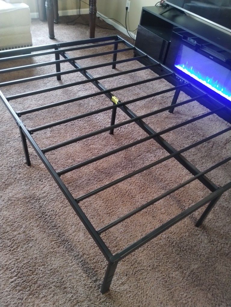 Queen Size Metal Bed Frame