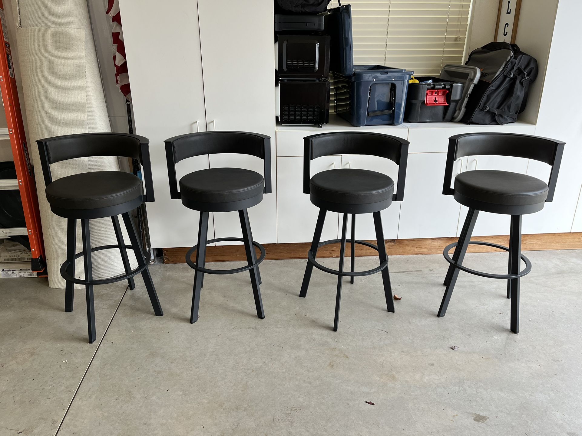 Amisco Browser Swivel Bar Stools (Bar Height) - Black Faux leather, black legs (4)