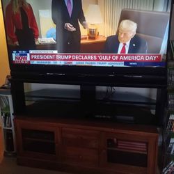 73"MITSUBISHI 1080P DIGITAL LASER PROJECTION TV WITH MATCHING STAND AND ROKU STREAMING STICK $300 FINAL PRICE 
