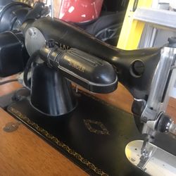 Vintage singer Sewing Machine