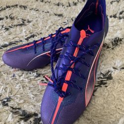New (mens 9 women’s 10.5) pumas ultra 5 ultimate soccer cleats