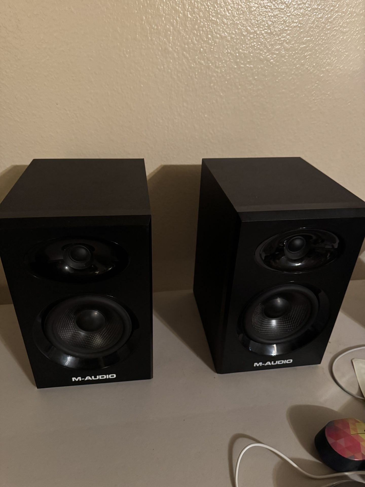 M audio powered monitor speakers