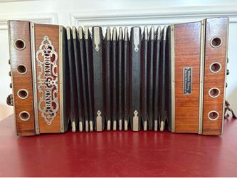 vintage German concertina made by Wilhelm König (Berlin)