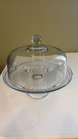 Glass cake dish