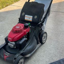 HONDA SELF PROPELLED MOWER 