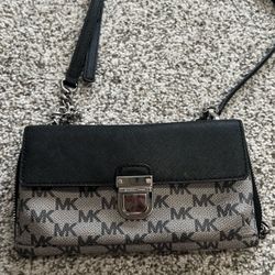 Michael Kors crossbody/shoulder bag!    🔥NWOT🔥
