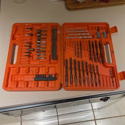 Black & Decker Drill Set