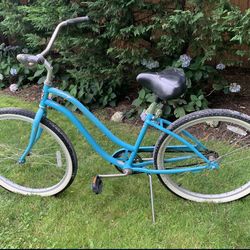 Women’s Beach Cruiser Bicycle Baby Blue REDUCED