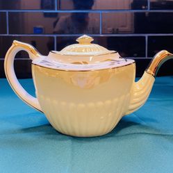 Vintage Gibson Pearlescent Yellow Teapot 