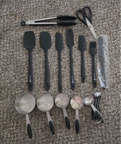kitchen tools and cookware for rice, baking, and heavy-duty cooking