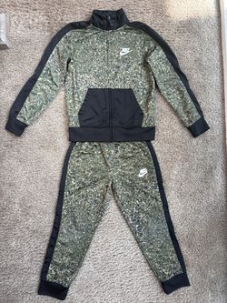 Nike Kids Tracksuit – Size 5T – Green/Black – Zip-Up Set
