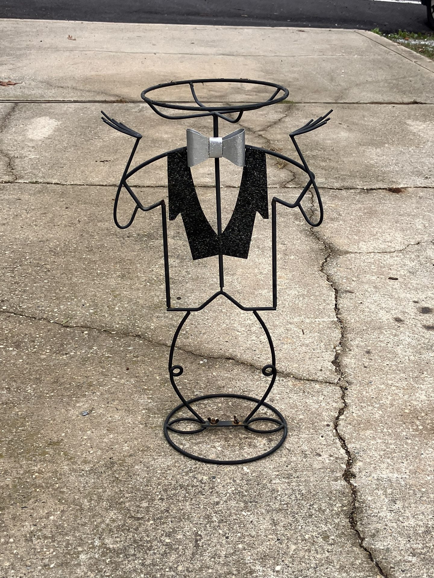 Unique Metal Butler Plant Stand