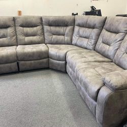 New Power Recliner Sectional Couch w/USB Ports! Free Delivery π! Financing Available!