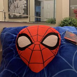 MARVEL SPIDER-MAN ROCKET PILLOW & THROW SET  50IN. X 60 IN. Pillow 14IN. X 22 IN. 