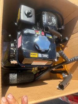Pressure washer dewalt 3600 psi by Honda like new $520 firm