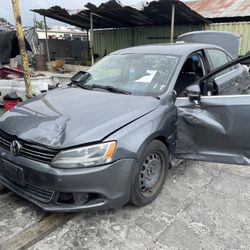 2013 VW Volkswagen Jetta for parts