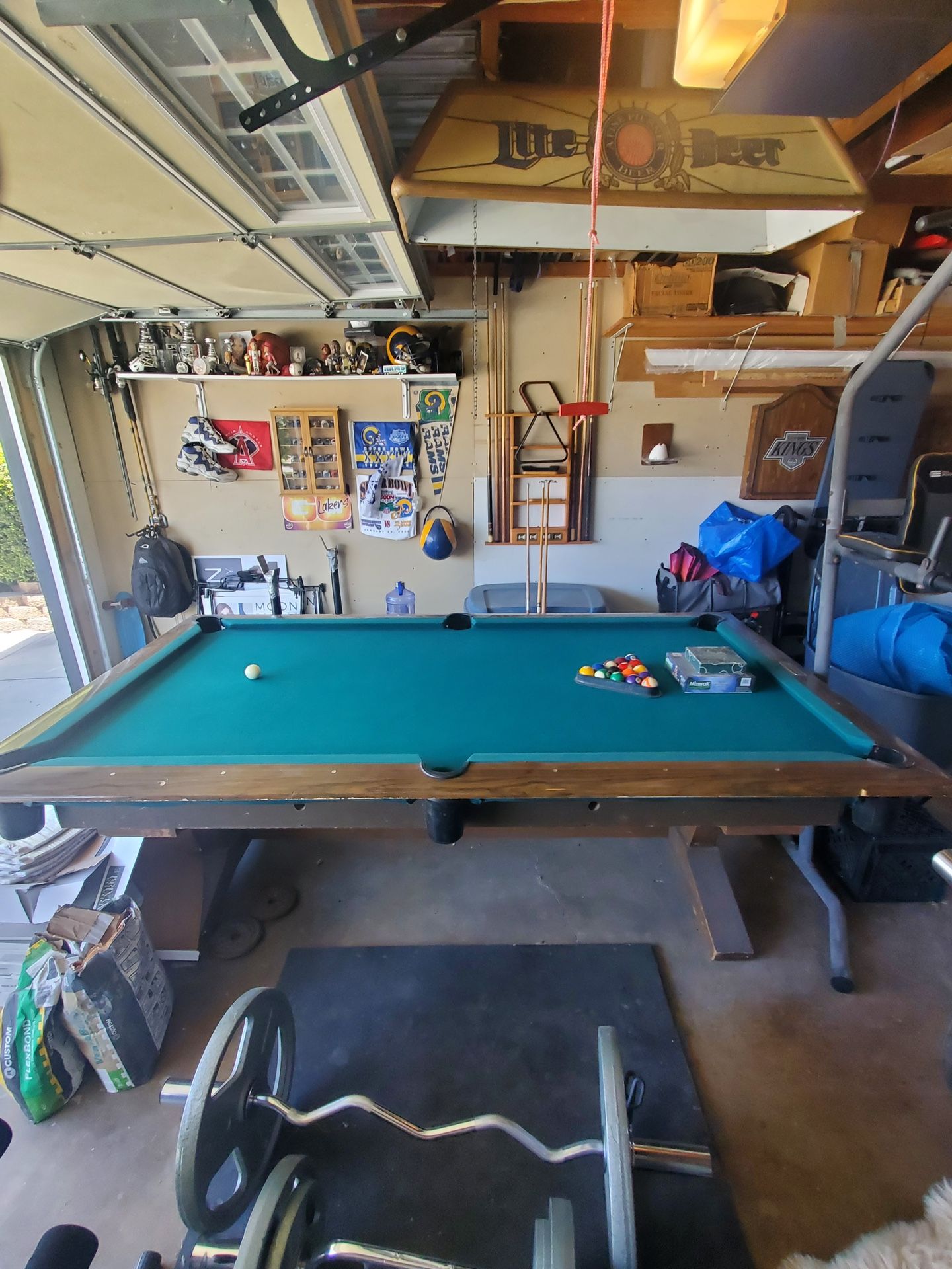 9ft Brunswick Pool Table With Accessories 