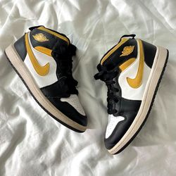 Air Jordan 1 Mid Pollen White Black Youth Size 1Y