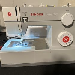 Singer Sewing Machine With Fabric 