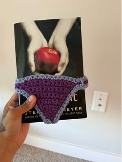 Book Thongs