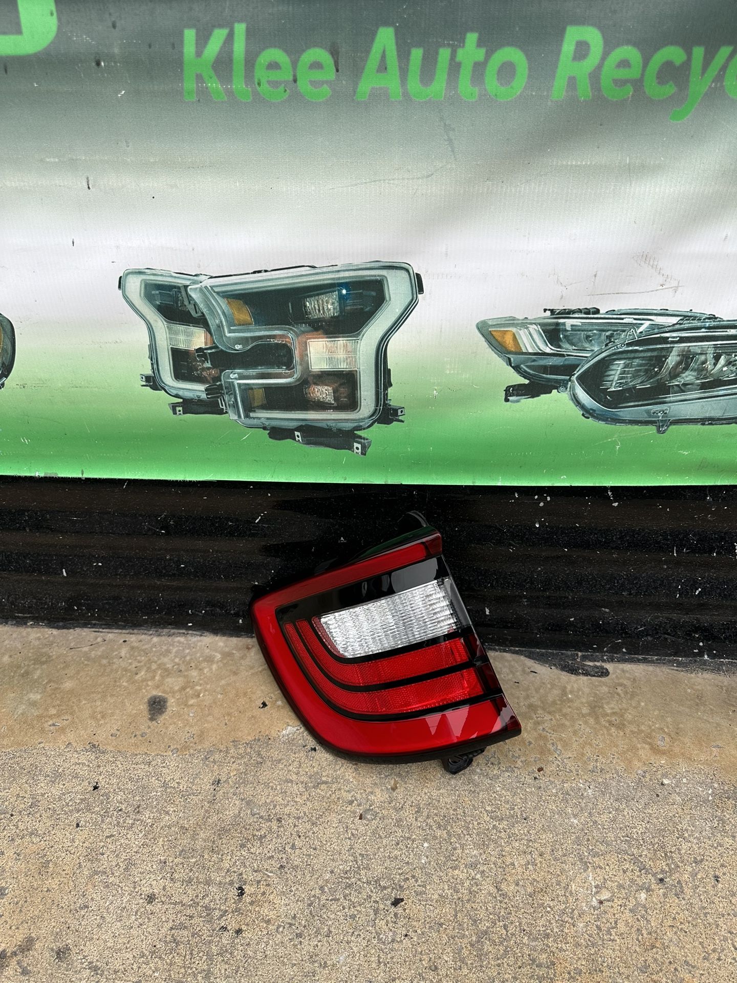 2014-2023 Dodge Durango Lf Tail Light Oem