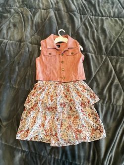 Girls dresses age 7-8 & 8-9yr