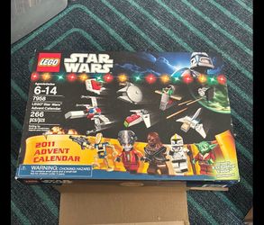 Factory Sealed LEGO Star Wars Advent Calendar 7958 (2011) Exclusive Santa Yoda