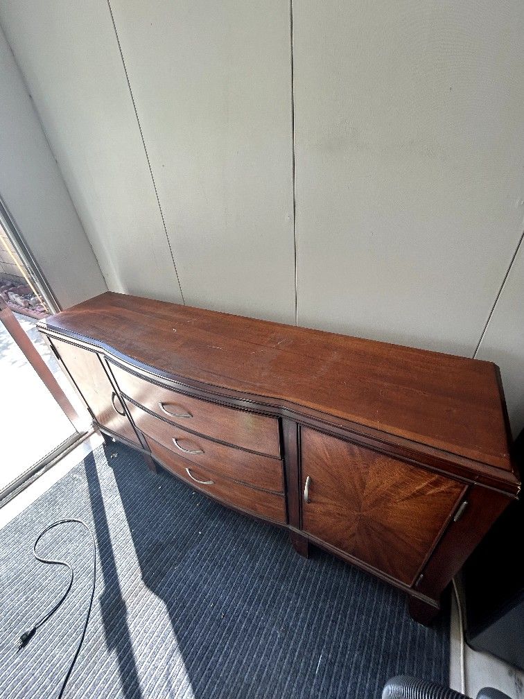 Free Dresser/Chest -