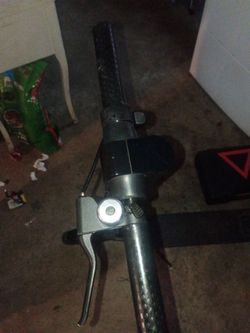 Gotrax electric scooter (like new)