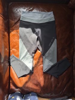 Women’s Nike Leggings Small