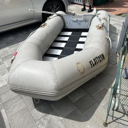 Boat Inflatable Hypalon 10’ With Engine